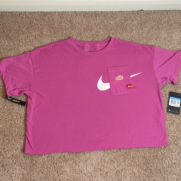 Nike Loose Fit Tee - Picture 2 of 5